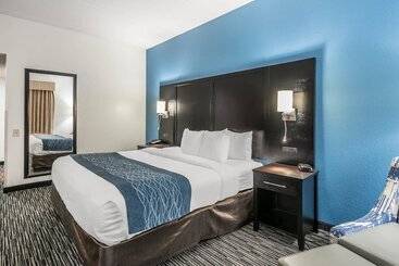 هتل Comfort Inn University