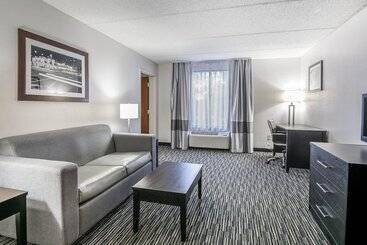 هتل Comfort Inn University
