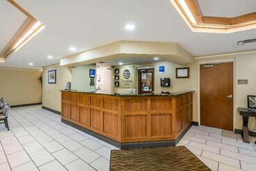 هتل Comfort Inn University