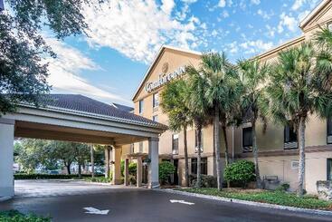هتل Comfort Inn University