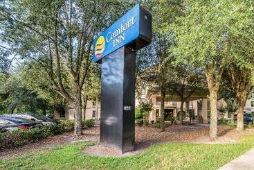 هتل Comfort Inn University