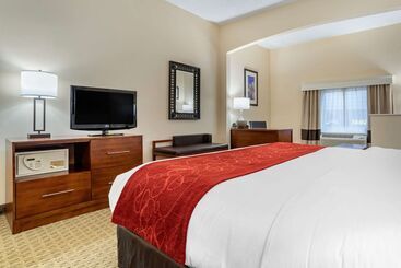 هتل Comfort Suites Airport