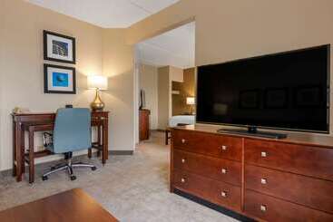 هتل Comfort Suites Near Universal Orlando Resort