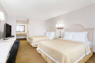 فندق Days Inn & Suites By Wyndham Navarre   Near Beaches Hurlburt