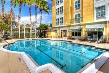 هتل Fairfield Inn & Suites By Marriott Destin