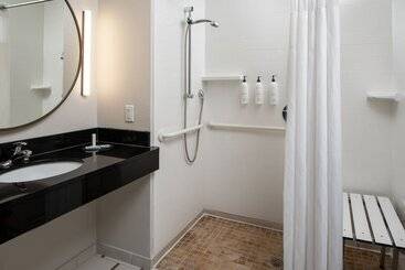 هتل Fairfield Inn & Suites By Marriott Destin