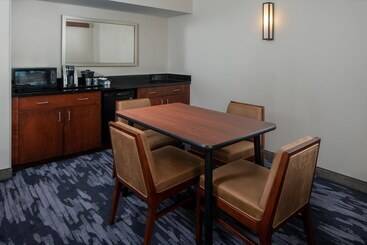 هتل Fairfield Inn & Suites By Marriott Destin