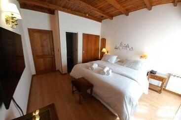 هتل Hosteria Las Walkirias