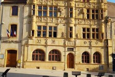 هتل Hôtel Aux Vendanges De Bourgogne