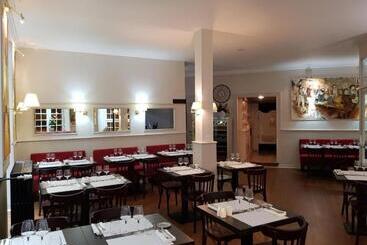 هتل Hôtel Bistrot Le Marceau