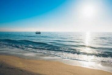 هتل Iberostar Waves Averroes