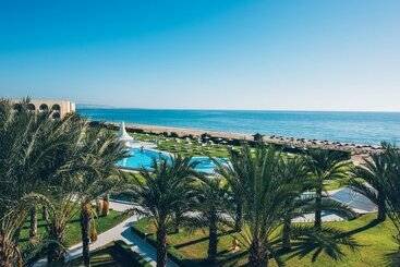 هتل Iberostar Waves Averroes