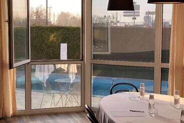 هتل Kyriad Nuits Saint Georges