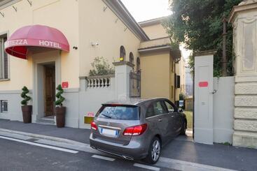 هتل La Fortezza