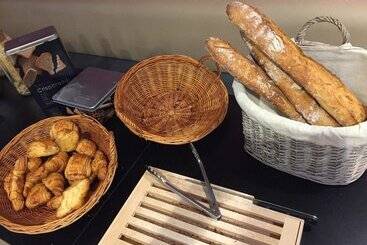 Logis Hotel Des Bourbons