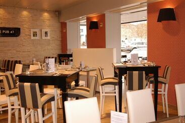 Logis Hotel Des Bourbons