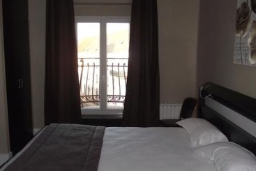Logis Hotel Des Bourbons