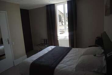 Logis Hotel Des Bourbons