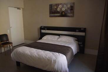 Logis Hotel Des Bourbons