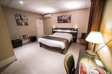 Logis Hotel Des Bourbons