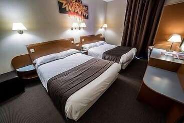 Logis Hotel Des Bourbons
