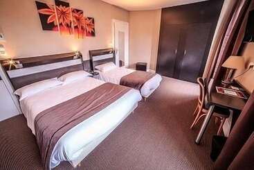 Logis Hotel Des Bourbons