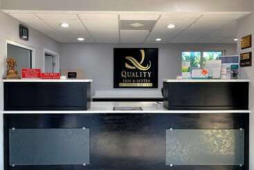 هتل Quality Inn & Suites Near Panama City Beach