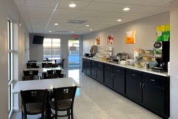 هتل Quality Inn & Suites Near Panama City Beach