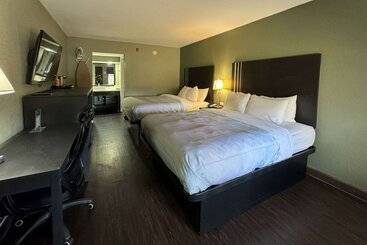 هتل Quality Inn & Suites Near Panama City Beach