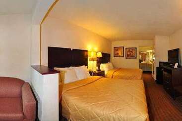هتل Quality Inn & Suites Near Panama City Beach