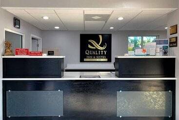 هتل Quality Inn & Suites Near Panama City Beach