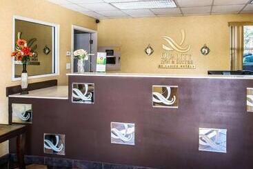 هتل Quality Inn & Suites Near Panama City Beach