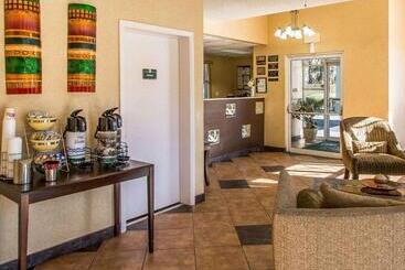 هتل Quality Inn & Suites Near Panama City Beach