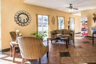 هتل Quality Inn & Suites Near Panama City Beach