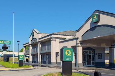 هتل Quality Inn & Suites Near Panama City Beach