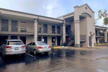 هتل Quality Inn & Suites Near Panama City Beach