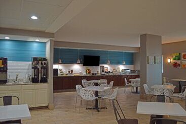 호텔 Country Inn & Suites By Radisson Rehoboth Beach   Dewey