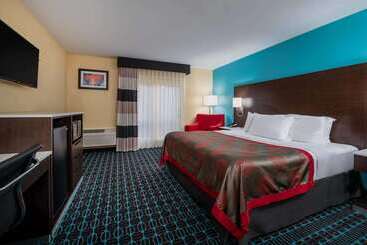 هتل Ramada By Wyndham Groton Mystic