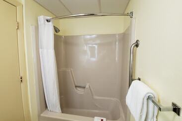هتل Ramada By Wyndham Groton Mystic