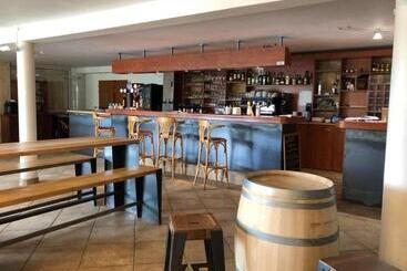 هتل Restaurant La Dame Du Lac