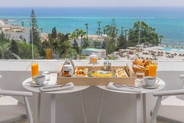 هتل Royal Azur Thalassa
