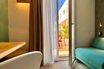Отель The Originals City, Hôtel Le Puech, Narbonne