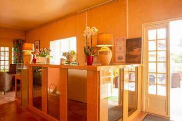هتل The Originals Boutique, Hôtel Clos Sainte Marie, Nevers