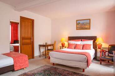 هتل The Originals Boutique, Hôtel Clos Sainte Marie, Nevers