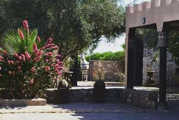هتل روستایی Koheilan Oriental Lodge Farm