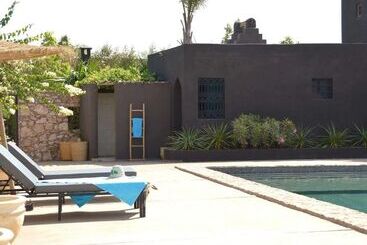 هتل روستایی Koheilan Oriental Lodge Farm