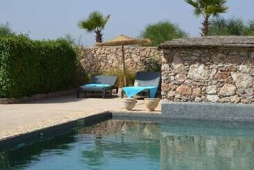 هتل روستایی Koheilan Oriental Lodge Farm