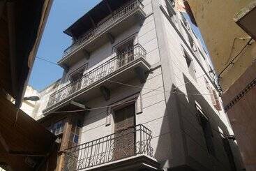 Tanja Lucia   Hostel