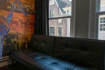 Eden Studios And Apartments