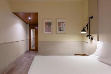 Ac Hotel Los Vascos By Marriott